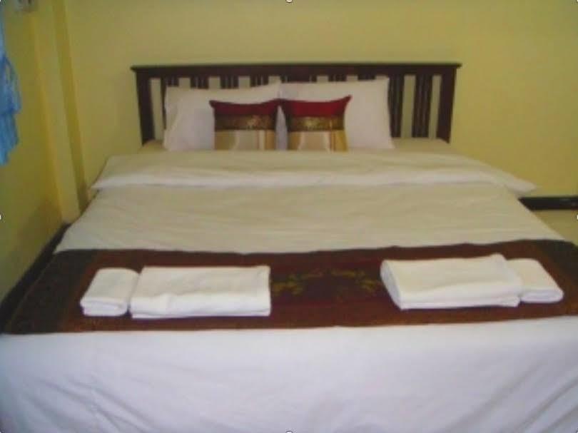 All Nations Guesthouse هوا هين المظهر الخارجي الصورة